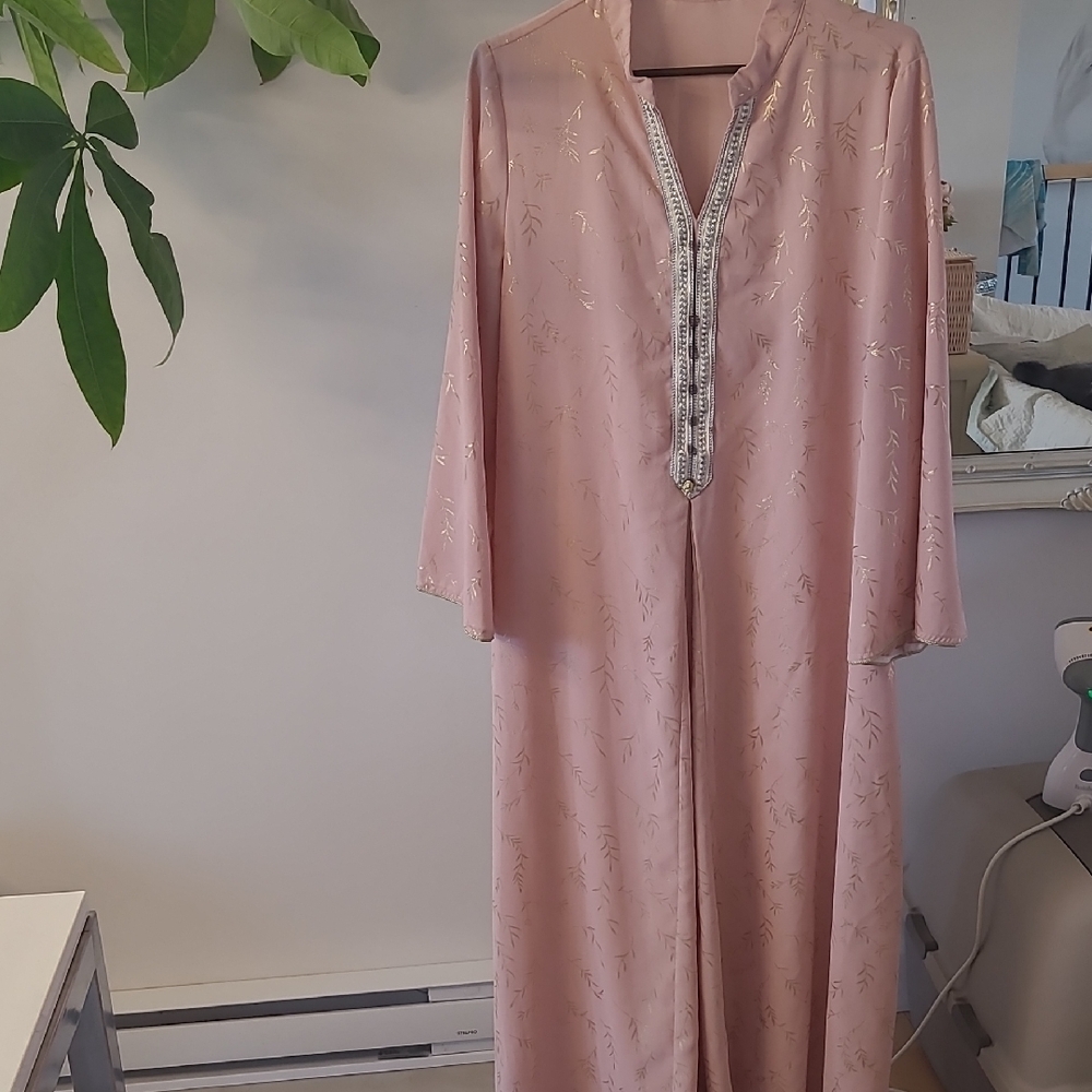 SHEIN Blush Pink Embroidered Robe